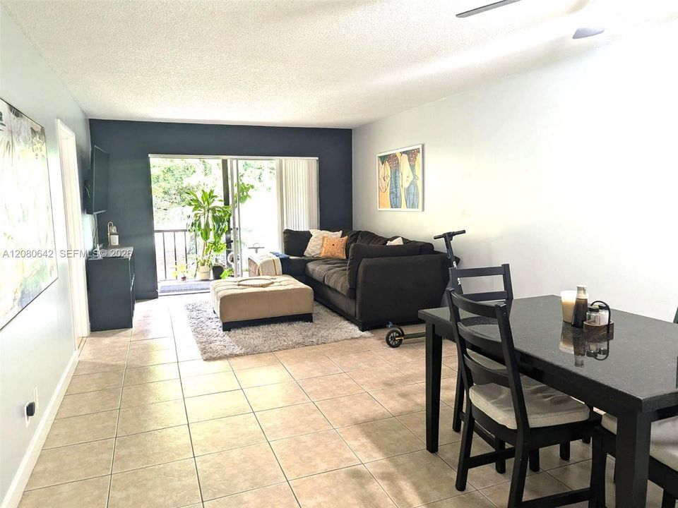 En Venta: $145,000 (2 camas, 2 baños, 949 Pies cuadrados)