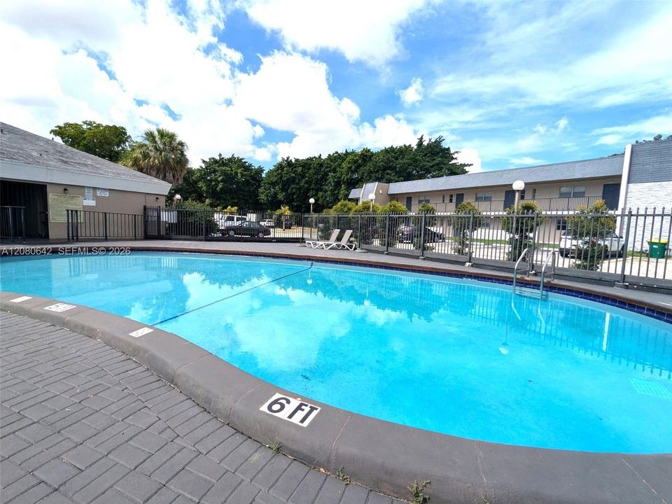 En Venta: $145,000 (2 camas, 2 baños, 949 Pies cuadrados)