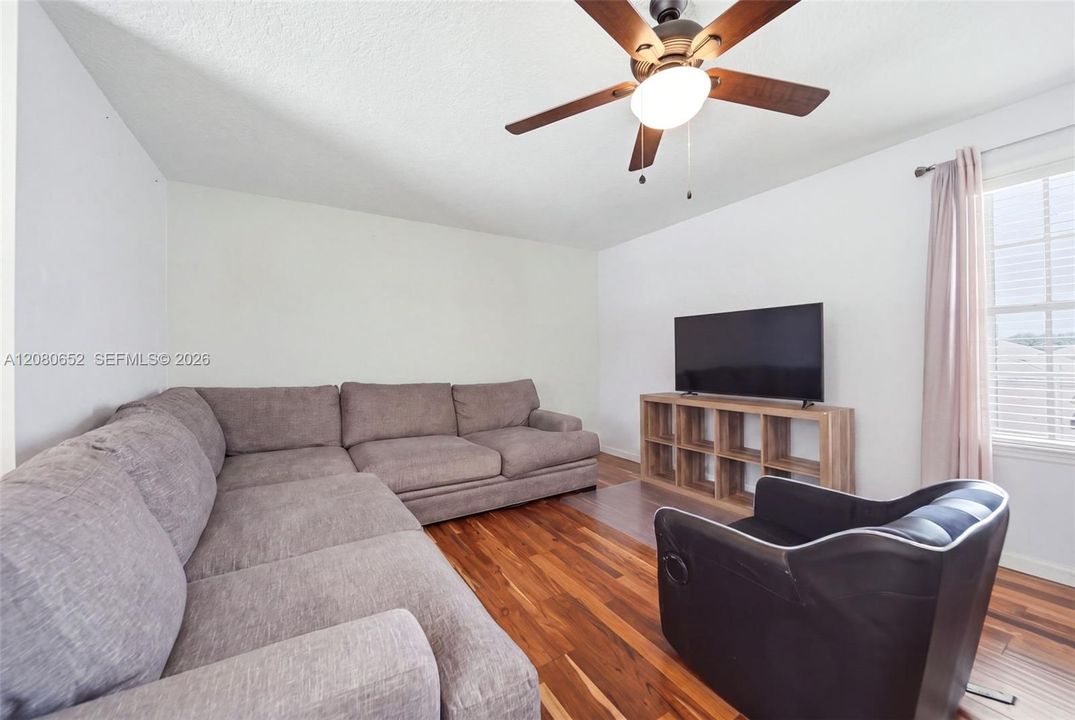 En Venta: $610,000 (5 camas, 3 baños, 0 Pies cuadrados)