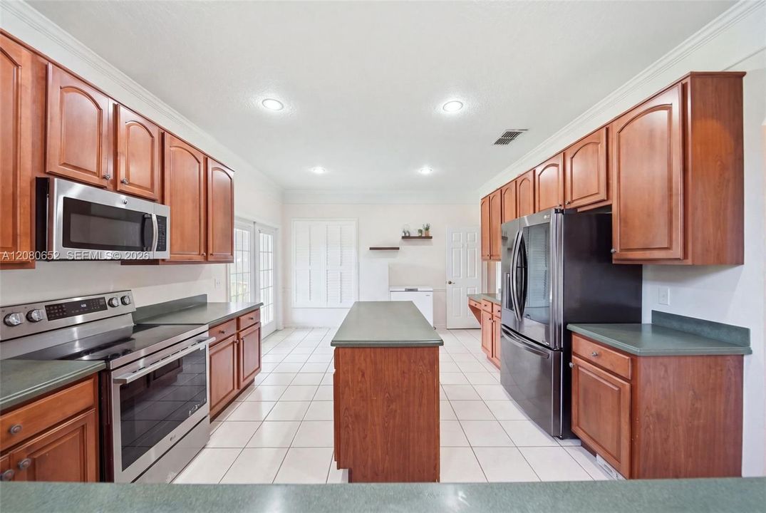 En Venta: $610,000 (5 camas, 3 baños, 0 Pies cuadrados)