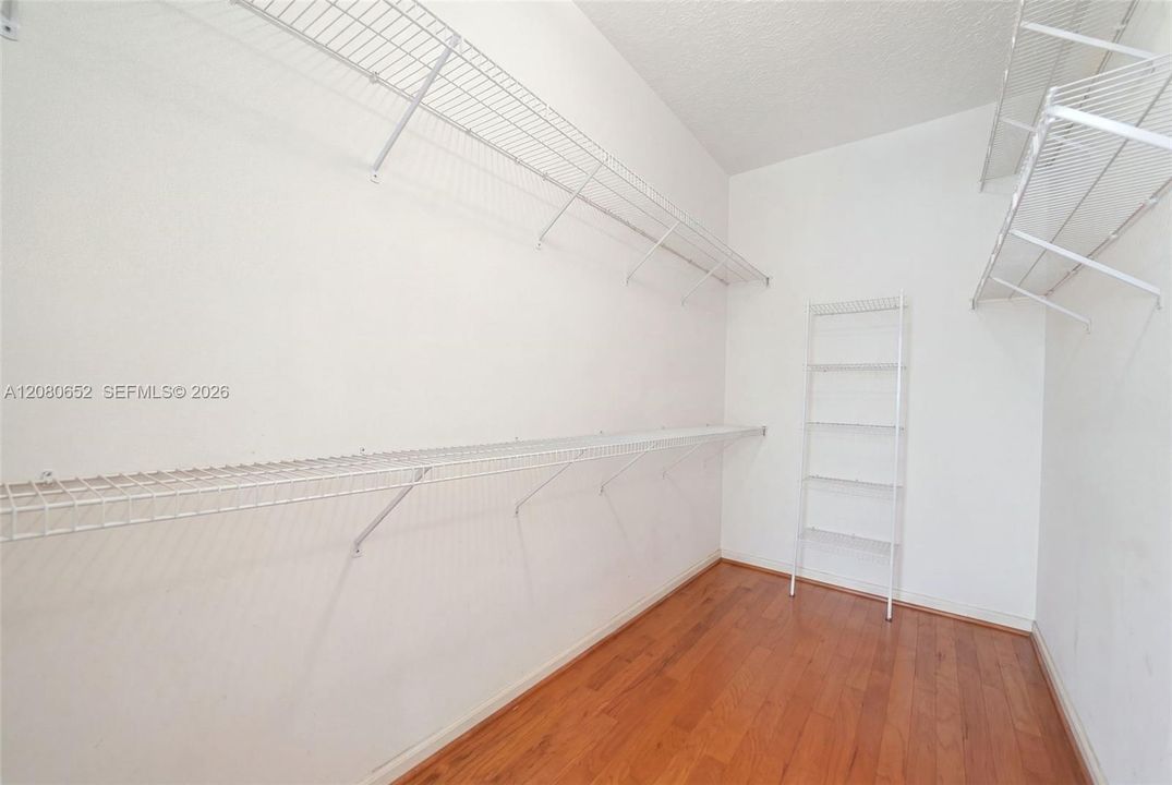 En Venta: $610,000 (5 camas, 3 baños, 0 Pies cuadrados)