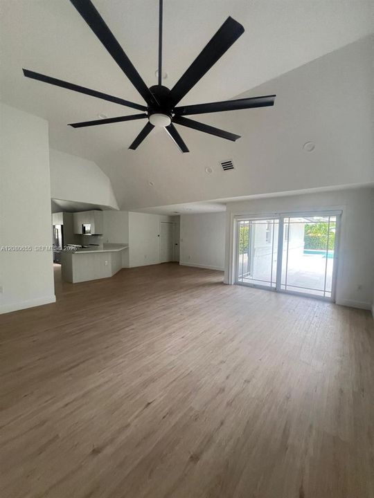 En Renta: $12,500 (5 camas, 3 baños, 2194 Pies cuadrados)