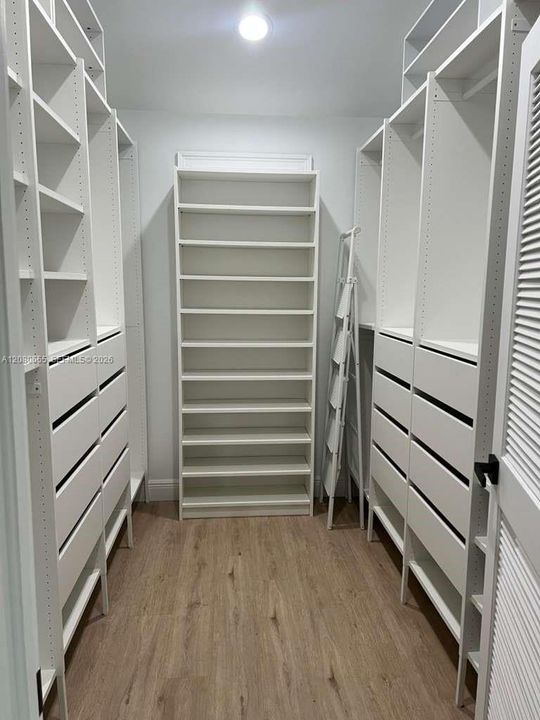 En Renta: $12,500 (5 camas, 3 baños, 2194 Pies cuadrados)