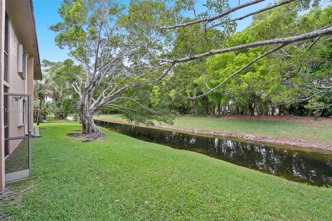 For Sale: $320,000 (2 beds, 2 baths, 1256 Square Feet)