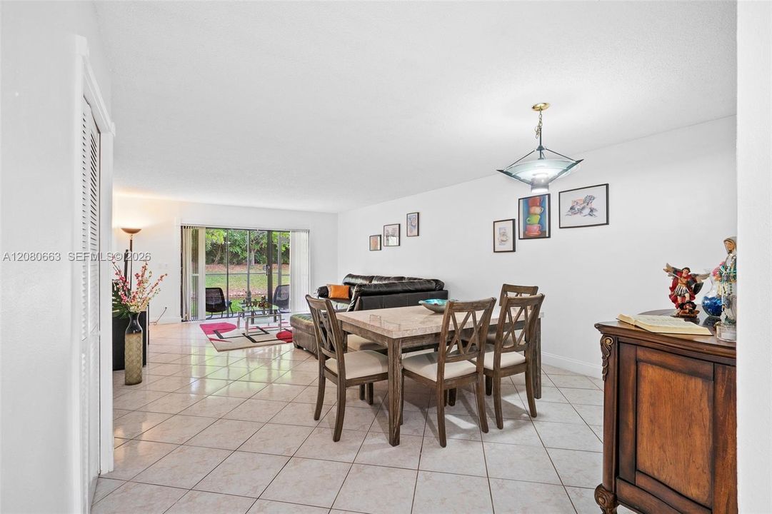 For Sale: $320,000 (2 beds, 2 baths, 1256 Square Feet)