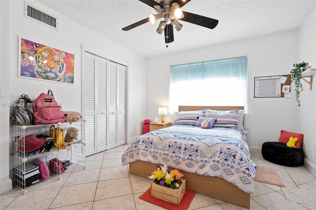 For Sale: $320,000 (2 beds, 2 baths, 1256 Square Feet)