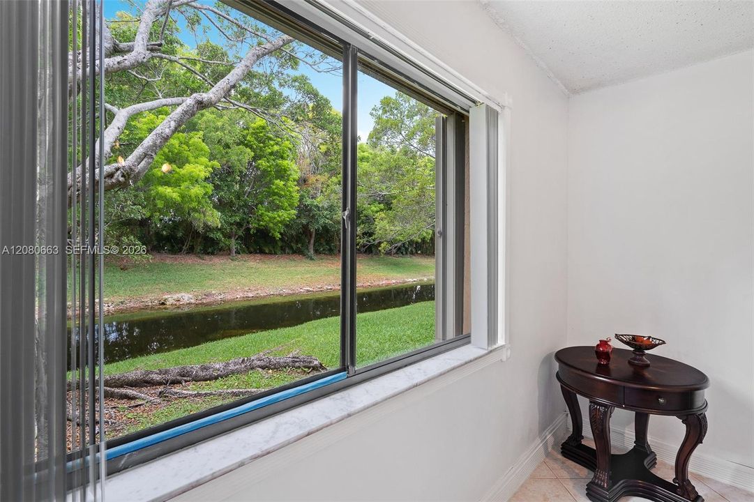 For Sale: $320,000 (2 beds, 2 baths, 1256 Square Feet)