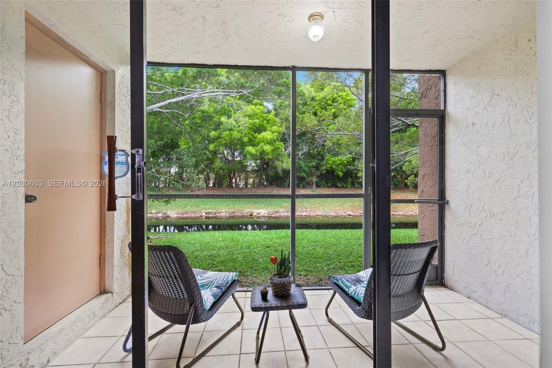 For Sale: $320,000 (2 beds, 2 baths, 1256 Square Feet)