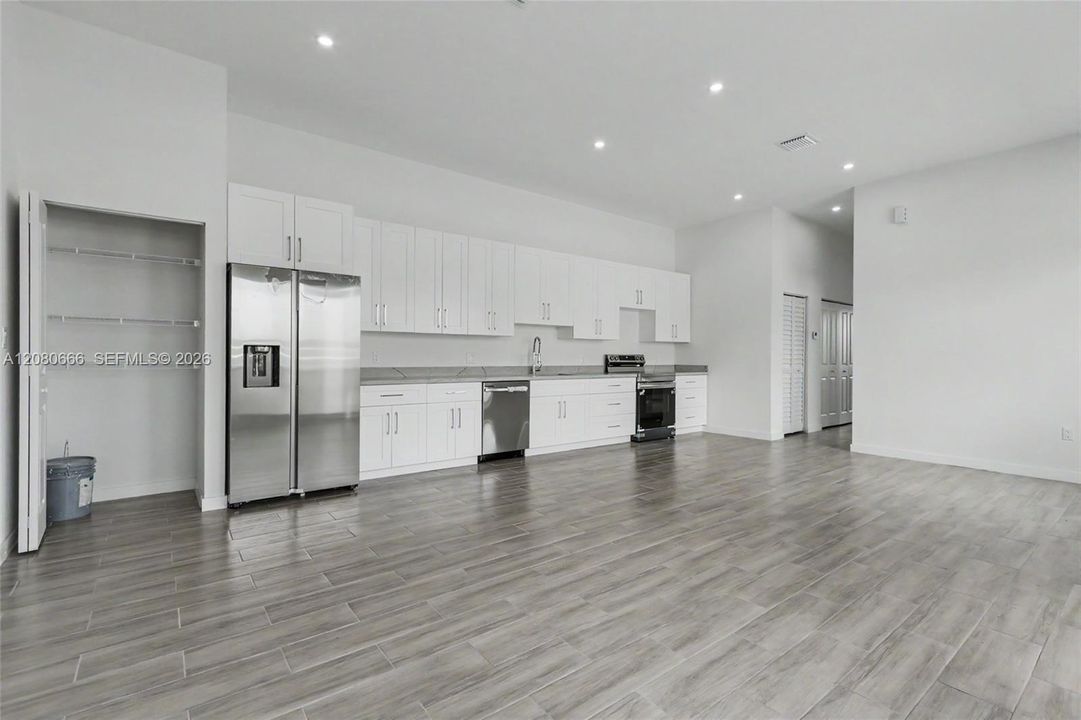 For Sale: $829,900 (0 beds, 0 baths, 2668 Square Feet)