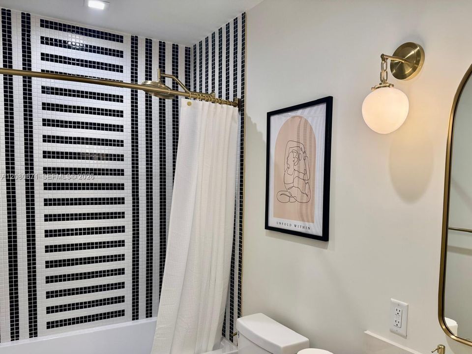 For Rent: $6,750 (2 beds, 2 baths, 804 Square Feet)