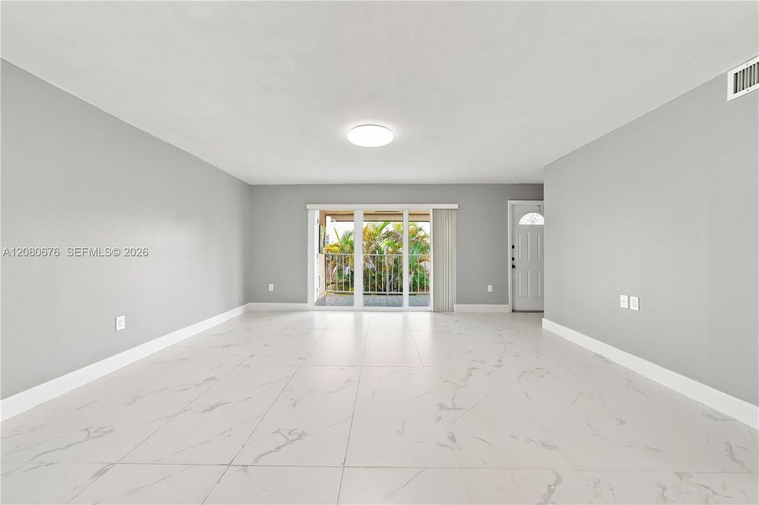 For Rent: $2,350 (2 beds, 2 baths, 1000 Square Feet)