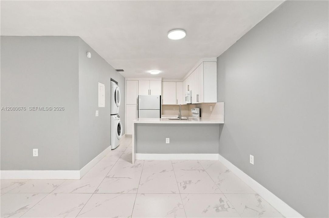 For Rent: $2,350 (2 beds, 2 baths, 1000 Square Feet)