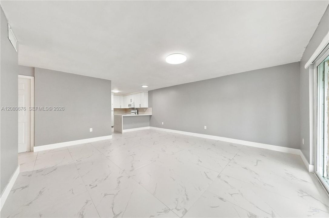 For Rent: $2,350 (2 beds, 2 baths, 1000 Square Feet)