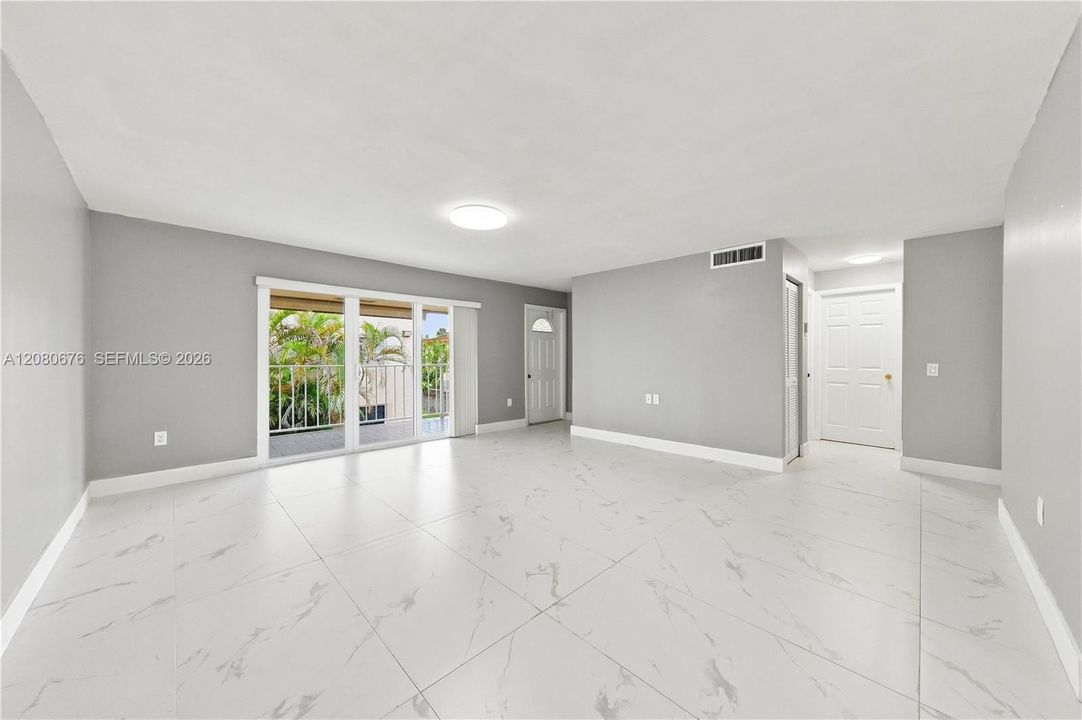 For Rent: $2,350 (2 beds, 2 baths, 1000 Square Feet)