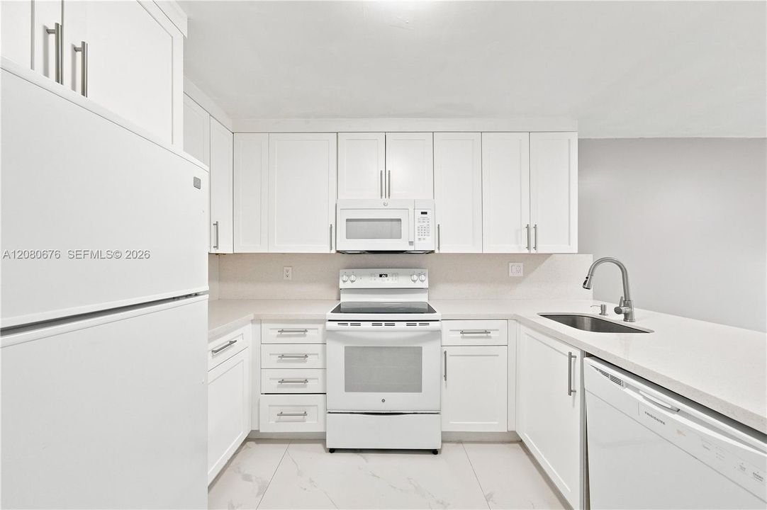 For Rent: $2,350 (2 beds, 2 baths, 1000 Square Feet)