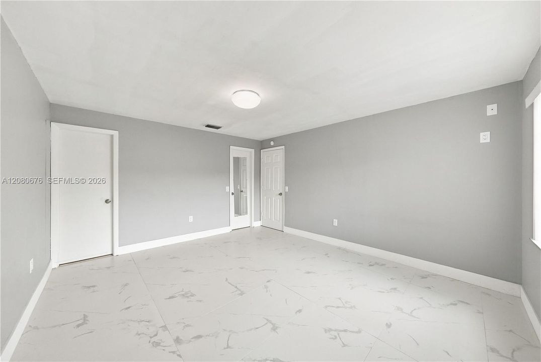 For Rent: $2,350 (2 beds, 2 baths, 1000 Square Feet)