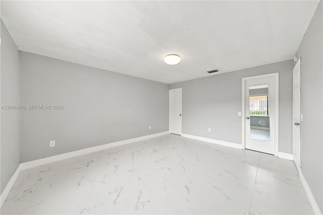 For Rent: $2,350 (2 beds, 2 baths, 1000 Square Feet)