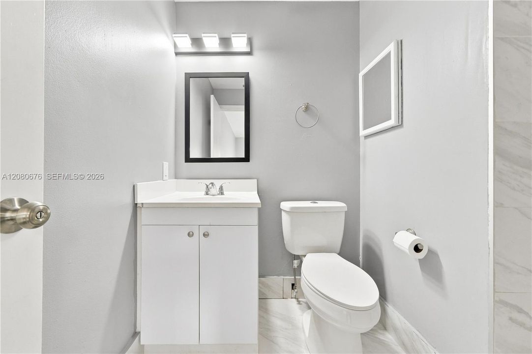 For Rent: $2,350 (2 beds, 2 baths, 1000 Square Feet)
