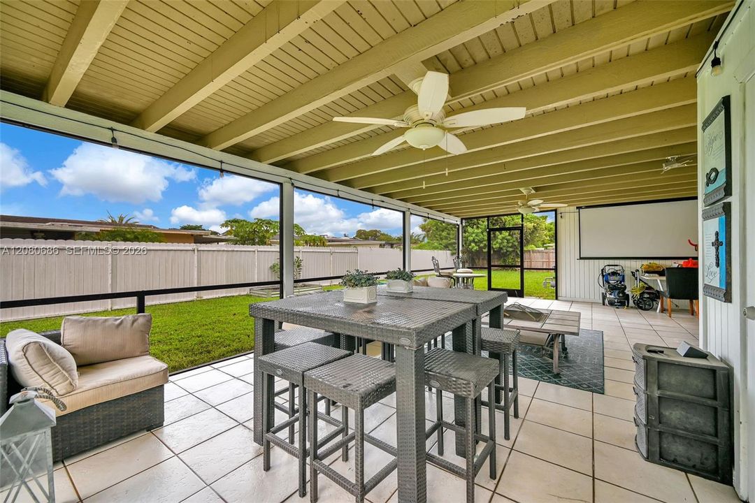 For Sale: $599,900 (4 beds, 2 baths, 1922 Square Feet)