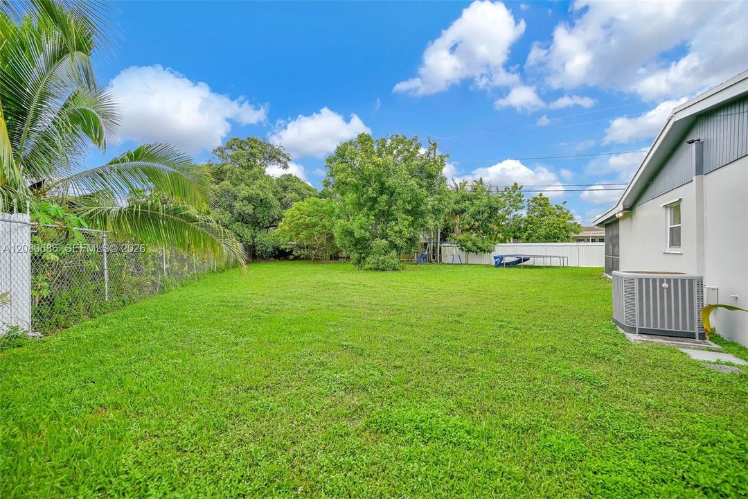 For Sale: $599,900 (4 beds, 2 baths, 1922 Square Feet)