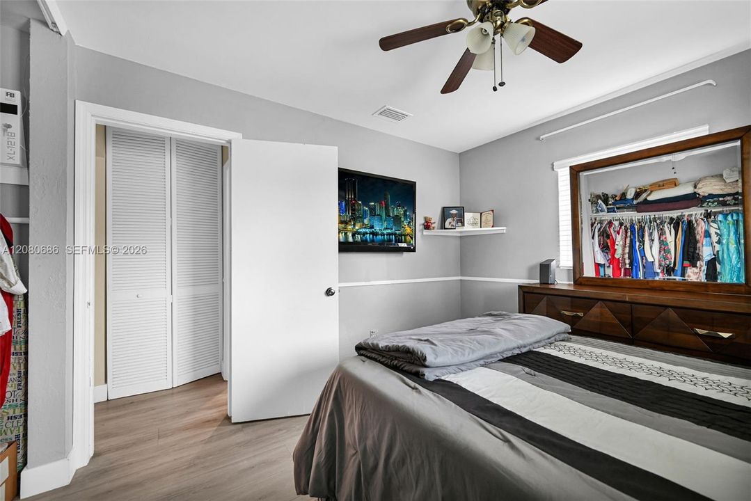 For Sale: $599,900 (4 beds, 2 baths, 1922 Square Feet)