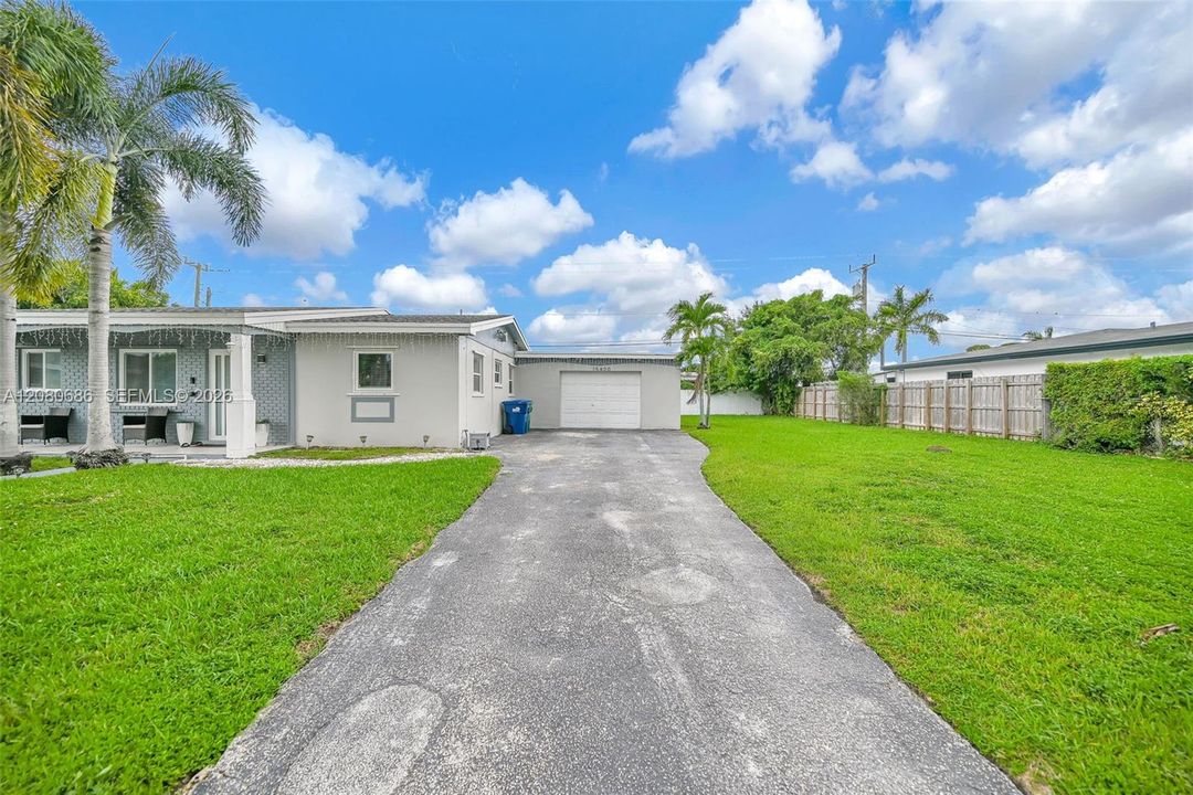 For Sale: $599,900 (4 beds, 2 baths, 1922 Square Feet)
