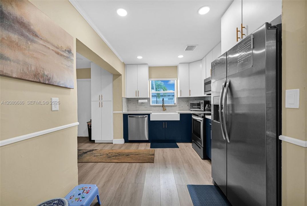 For Sale: $599,900 (4 beds, 2 baths, 1922 Square Feet)
