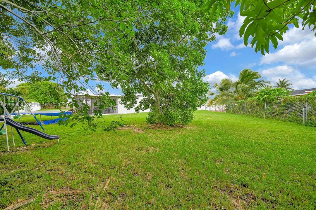 For Sale: $599,900 (4 beds, 2 baths, 1922 Square Feet)