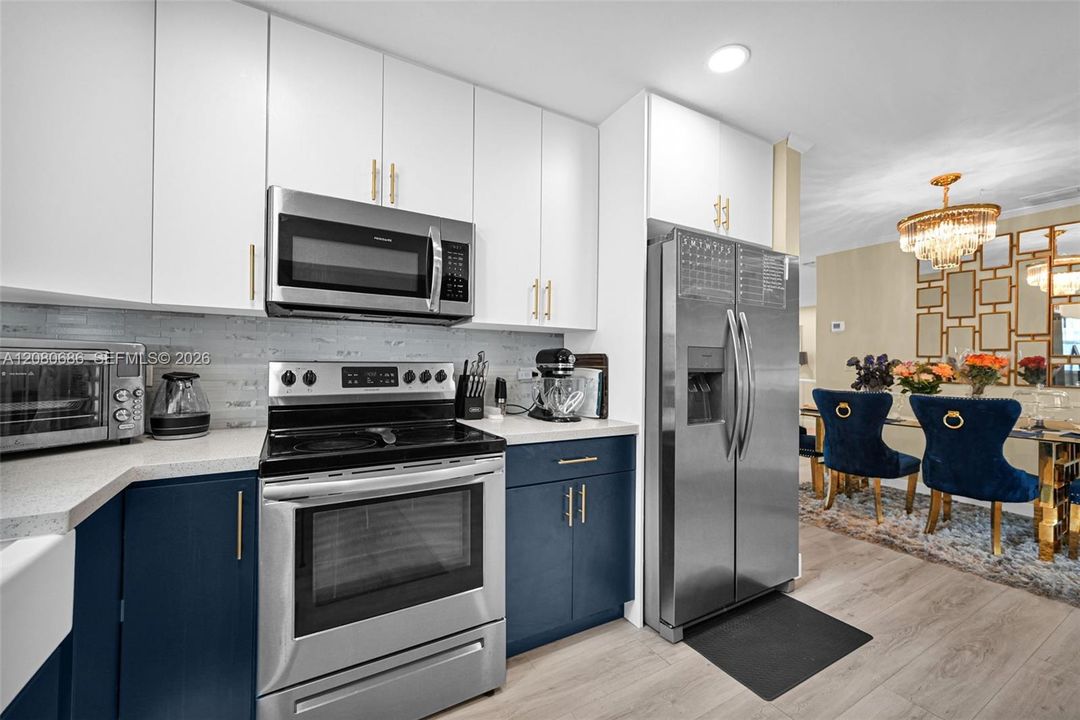For Sale: $599,900 (4 beds, 2 baths, 1922 Square Feet)