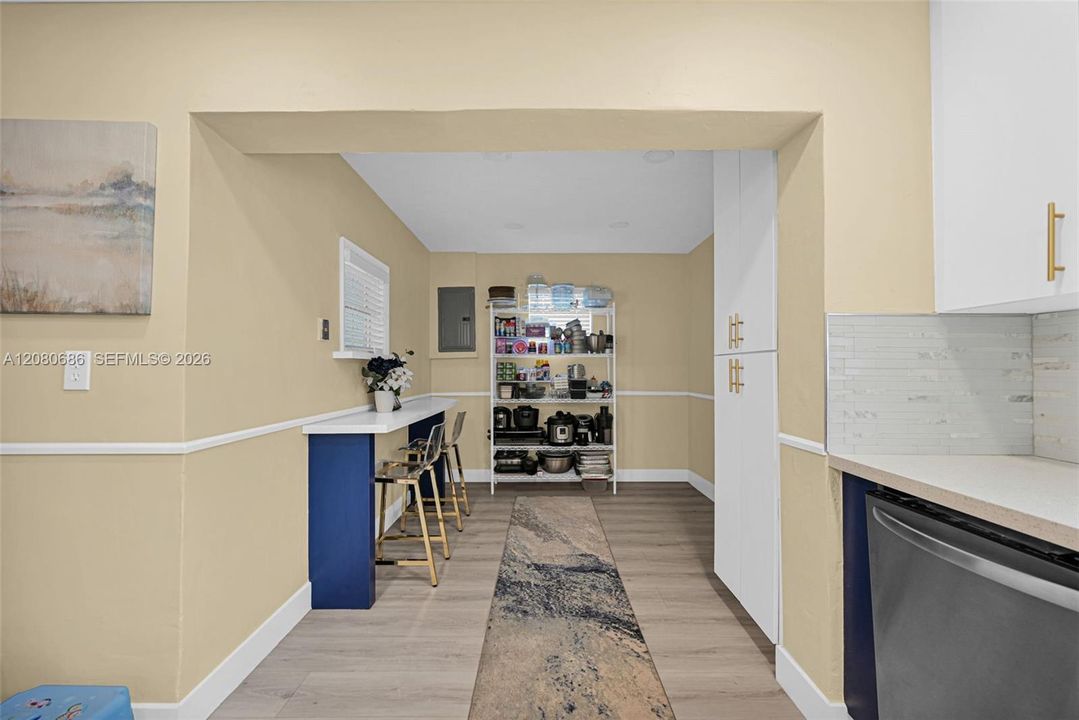 For Sale: $599,900 (4 beds, 2 baths, 1922 Square Feet)