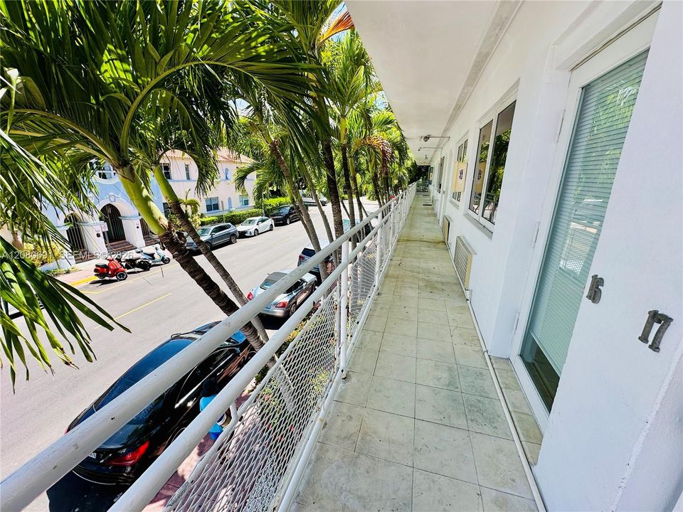 For Rent: $1,750 (0 beds, 1 baths, 418 Square Feet)