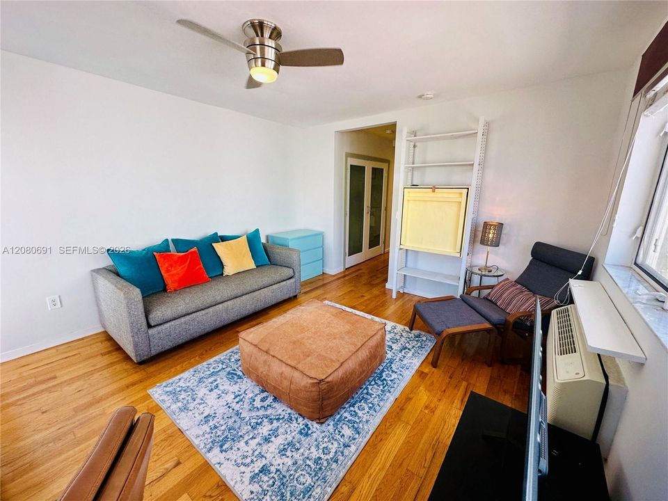 For Rent: $1,750 (0 beds, 1 baths, 418 Square Feet)