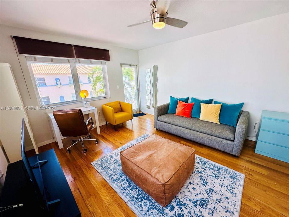For Rent: $1,750 (0 beds, 1 baths, 418 Square Feet)