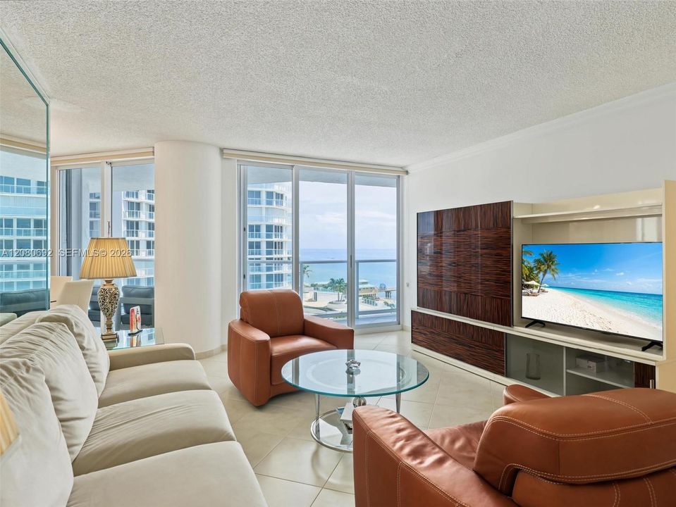 For Rent: $5,600 (2 beds, 2 baths, 1460 Square Feet)