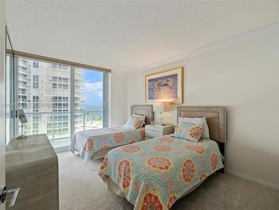For Rent: $5,600 (2 beds, 2 baths, 1460 Square Feet)