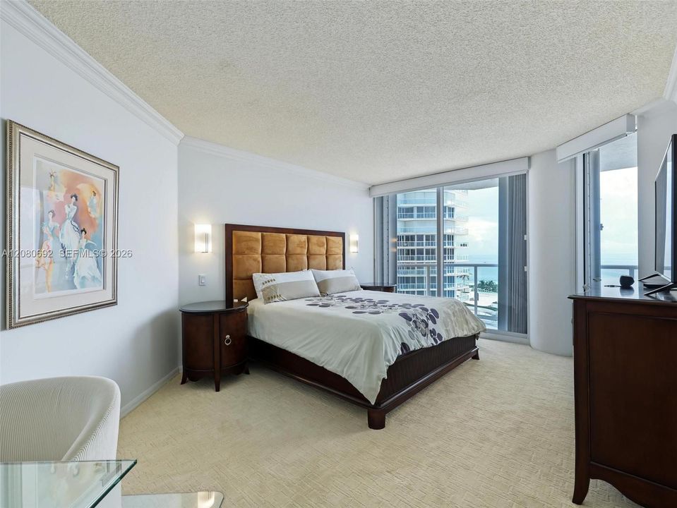 For Rent: $5,600 (2 beds, 2 baths, 1460 Square Feet)