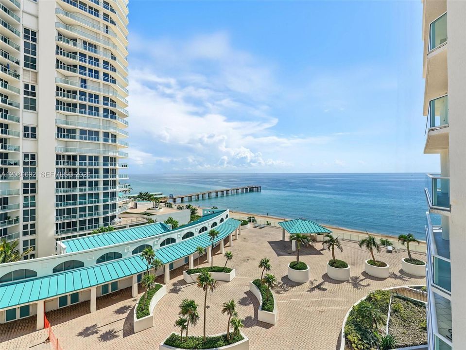 For Rent: $5,600 (2 beds, 2 baths, 1460 Square Feet)
