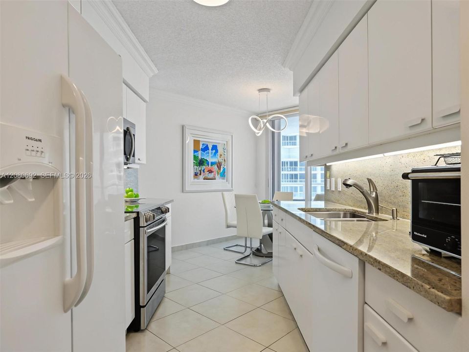 For Rent: $5,600 (2 beds, 2 baths, 1460 Square Feet)