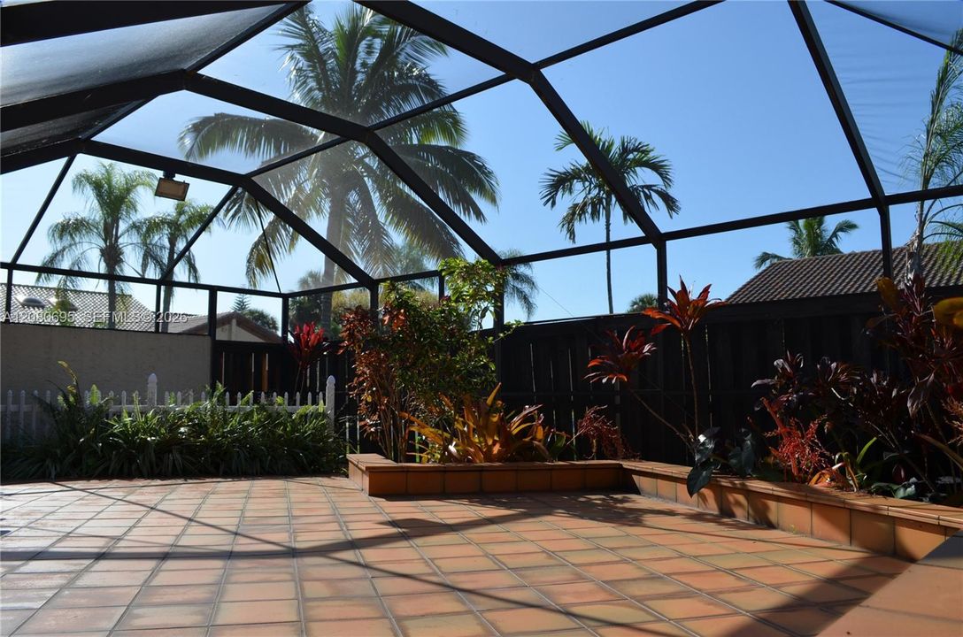 For Rent: $3,600 (3 beds, 2 baths, 1492 Square Feet)