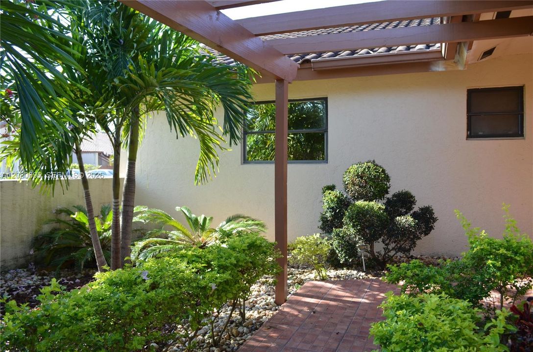 For Rent: $3,600 (3 beds, 2 baths, 1492 Square Feet)