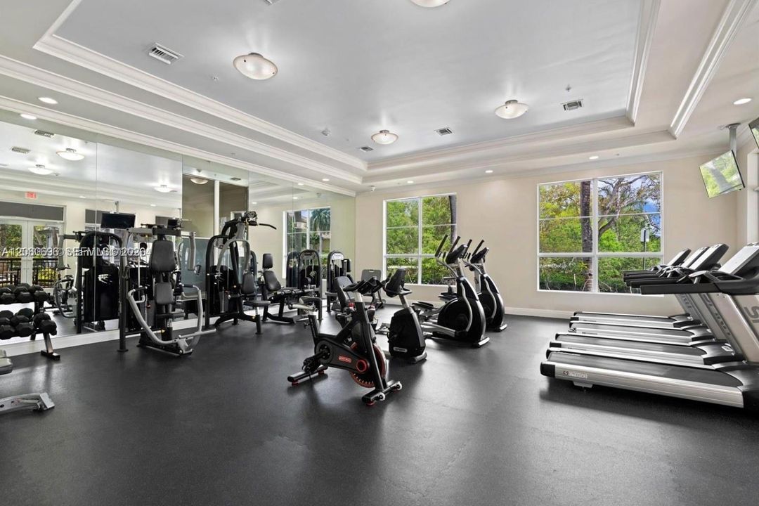 For Rent: $1,850 (1 beds, 1 baths, 744 Square Feet)