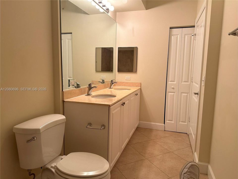 For Rent: $1,850 (1 beds, 1 baths, 744 Square Feet)