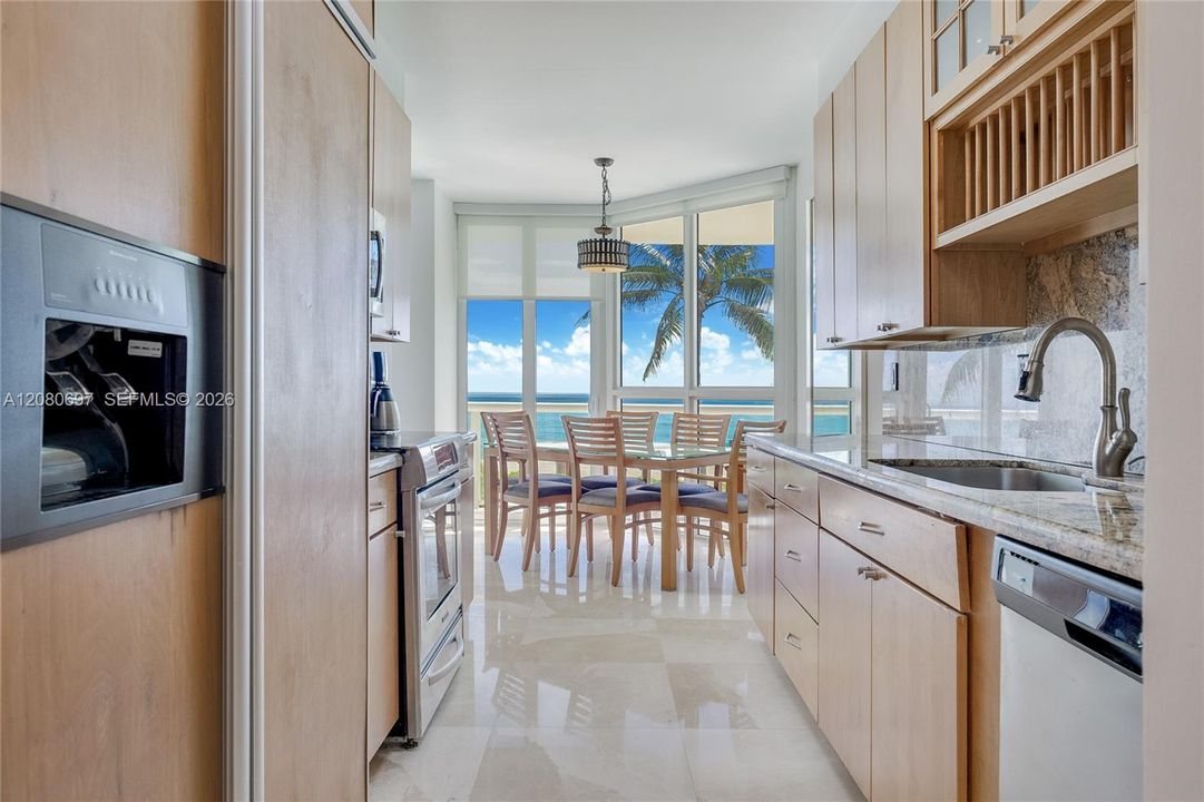 For Rent: $10,000 (3 beds, 3 baths, 2240 Square Feet)
