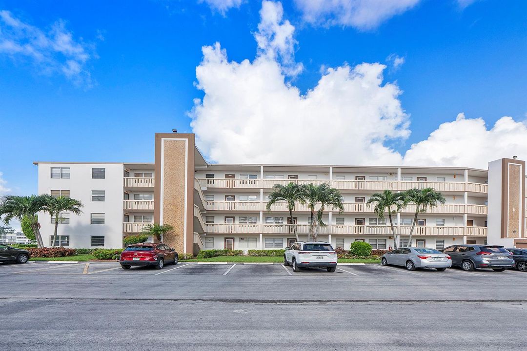 4072 Gildford E_036