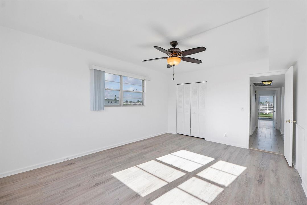 4072 Gildford E_018