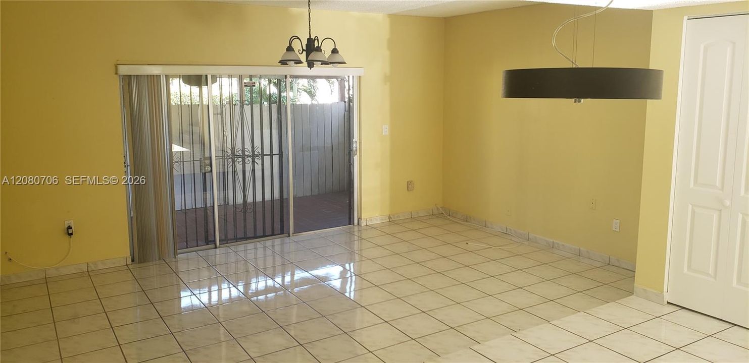 For Rent: $2,470 (2 beds, 2 baths, 1260 Square Feet)