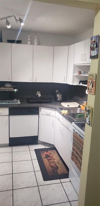 For Rent: $2,470 (2 beds, 2 baths, 1260 Square Feet)