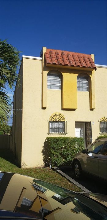 For Rent: $2,470 (2 beds, 2 baths, 1260 Square Feet)