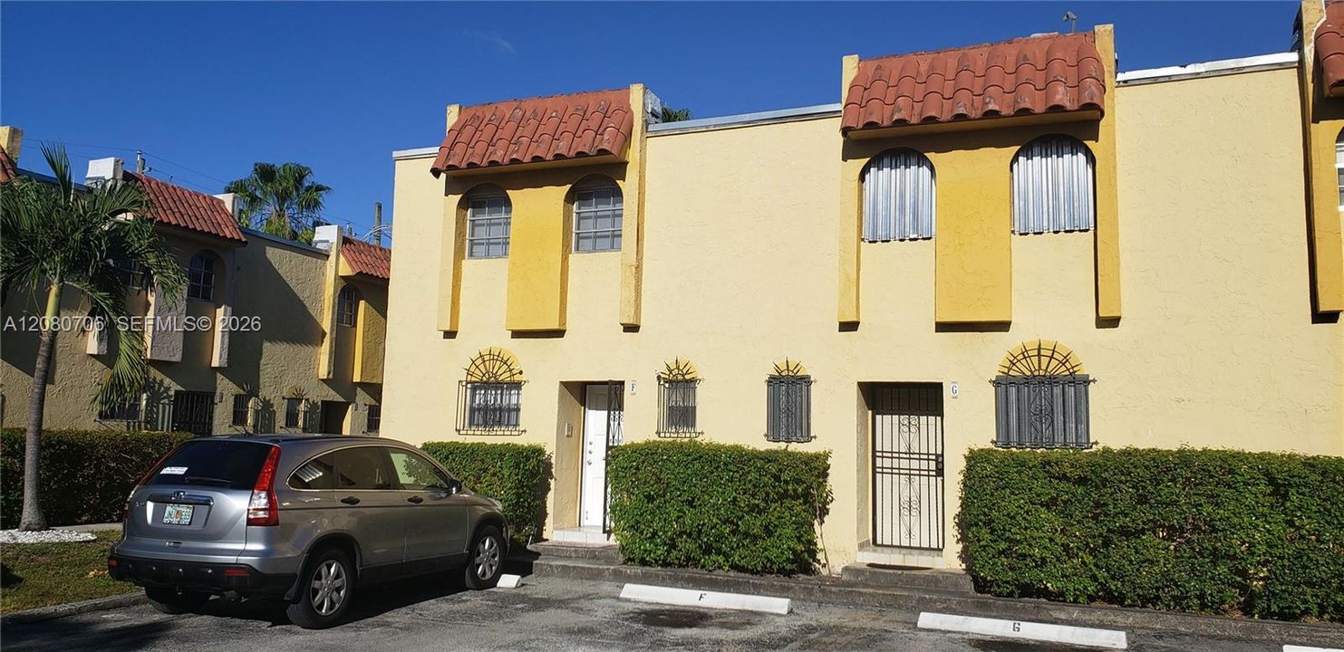 For Rent: $2,470 (2 beds, 2 baths, 1260 Square Feet)