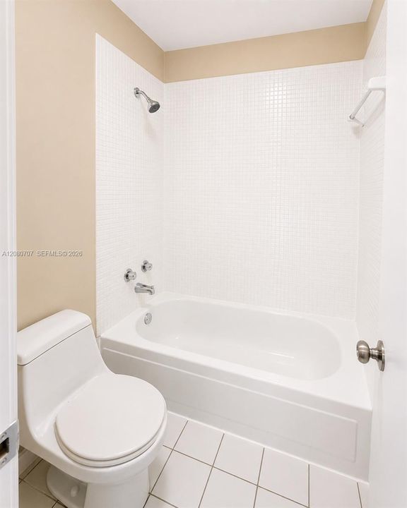 For Rent: $2,600 (3 beds, 2 baths, 1290 Square Feet)